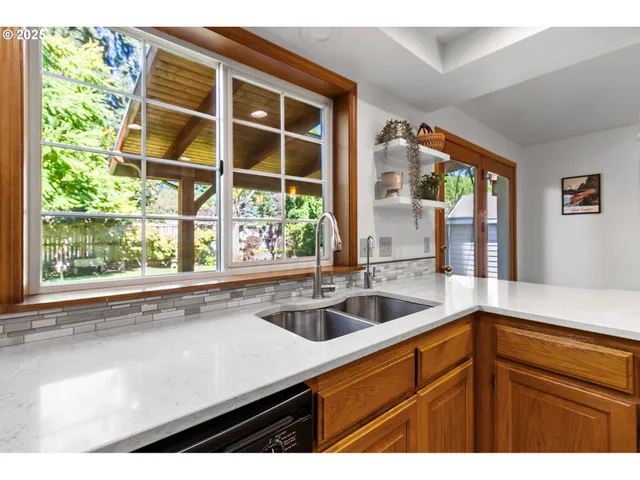 $628,000 | 1059 Cal Young Road, Eugene, OR 97401