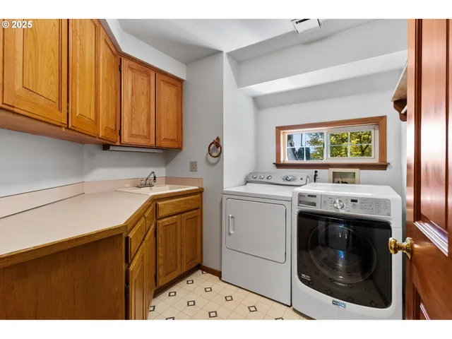 $628,000 | 1059 Cal Young Road, Eugene, OR 97401