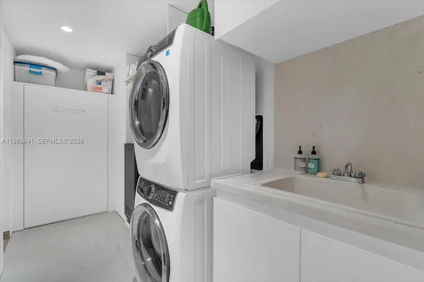 $30,000 | 18975 Collins Avenue, Unit 5302, Sunny Isles Beach, FL 33160