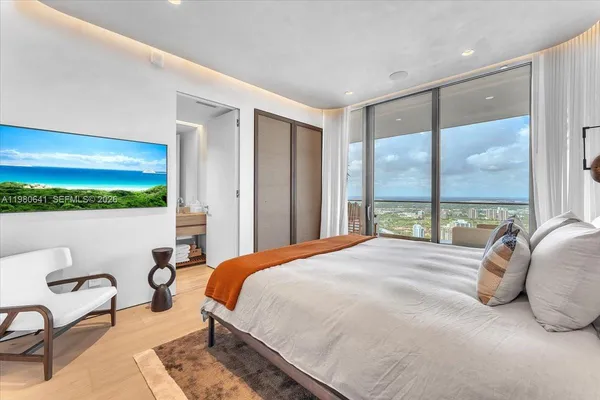 $30,000 | 18975 Collins Avenue, Unit 5302, Sunny Isles Beach, FL 33160