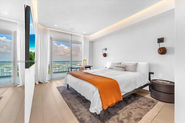 $30,000 | 18975 Collins Avenue, Unit 5302, Sunny Isles Beach, FL 33160