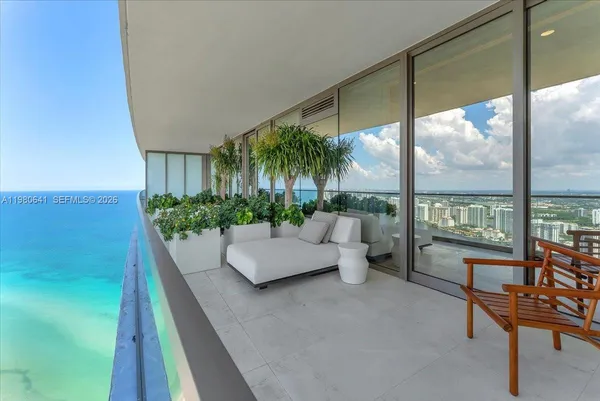 $30,000 | 18975 Collins Avenue, Unit 5302, Sunny Isles Beach, FL 33160