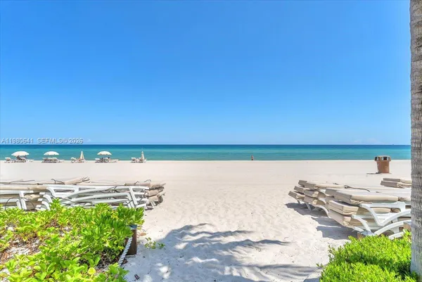 $30,000 | 18975 Collins Avenue, Unit 5302, Sunny Isles Beach, FL 33160