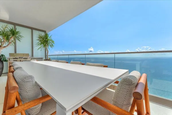 $30,000 | 18975 Collins Avenue, Unit 5302, Sunny Isles Beach, FL 33160