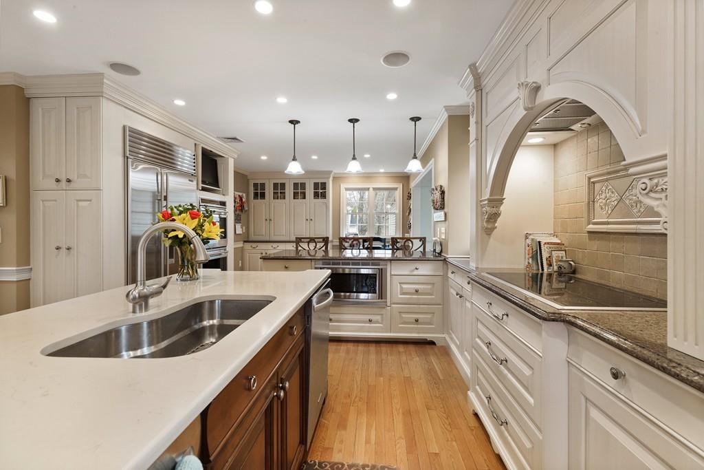 4 Grenadier Road Hingham, MA 02043 - Photo 5 of 38 Gallery Image 5