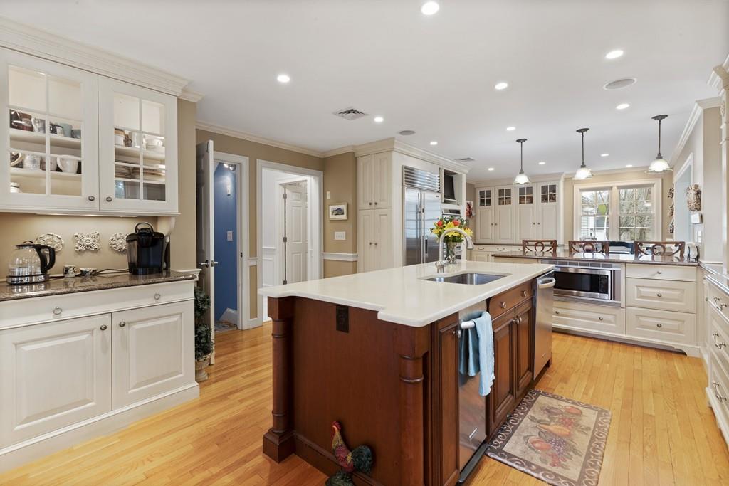 4 Grenadier Road Hingham, MA 02043 - Photo 9 of 38 Gallery Image 9