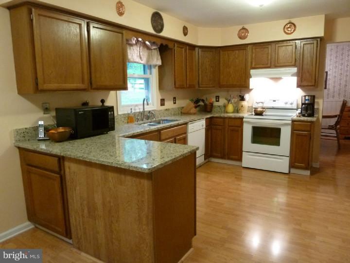 8 Blakely Road Downingtown, PA 19335 - Photo 13 of 21 Kitchen