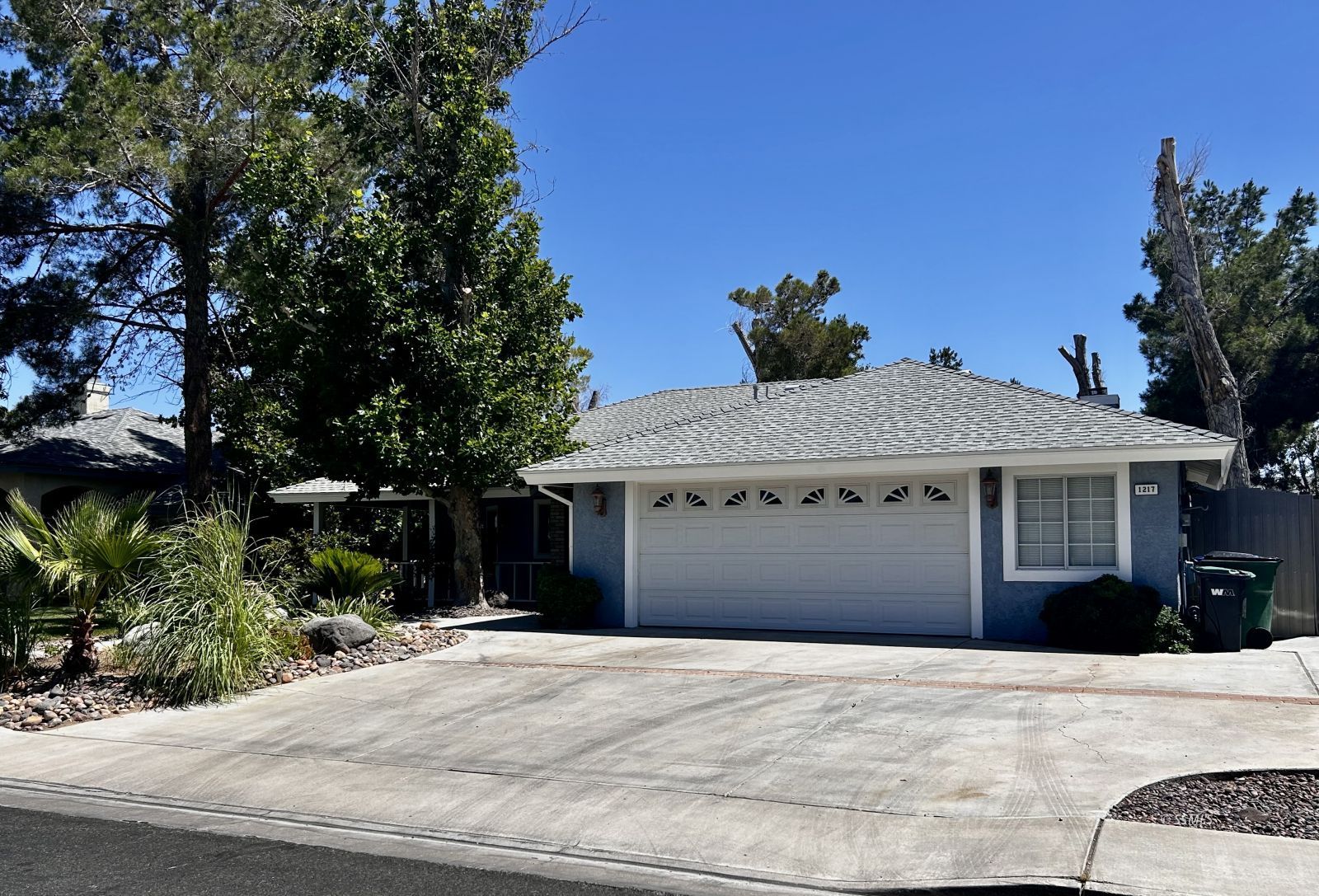 1217 West Tamarisk Avenue Ridgecrest, CA 93555 - Photo 2 of 38