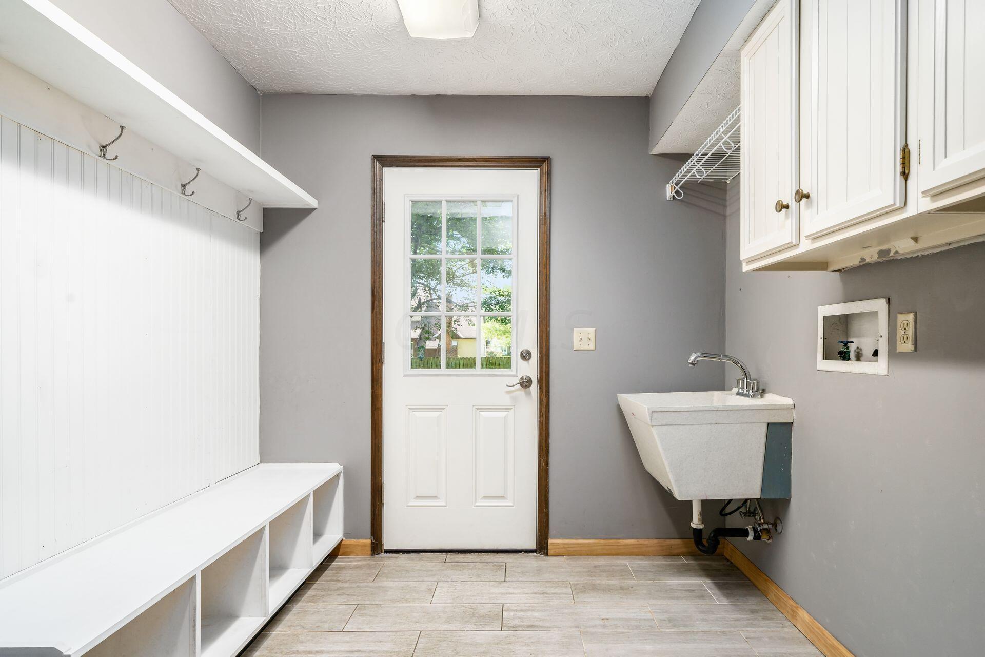 7791 Strathmoore Road Dublin, OH 43016 - Photo 19 of 58 Laundry Room