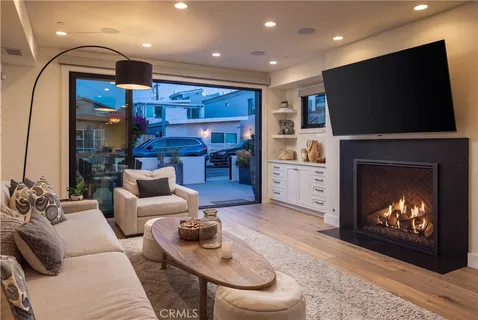 $6,500,000 | 211 35th Street, Newport Beach, CA 92663