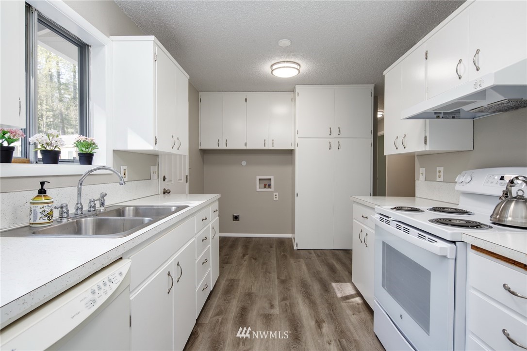 4783 Mission Road Bellingham, WA 98226 - Photo 11 of 40