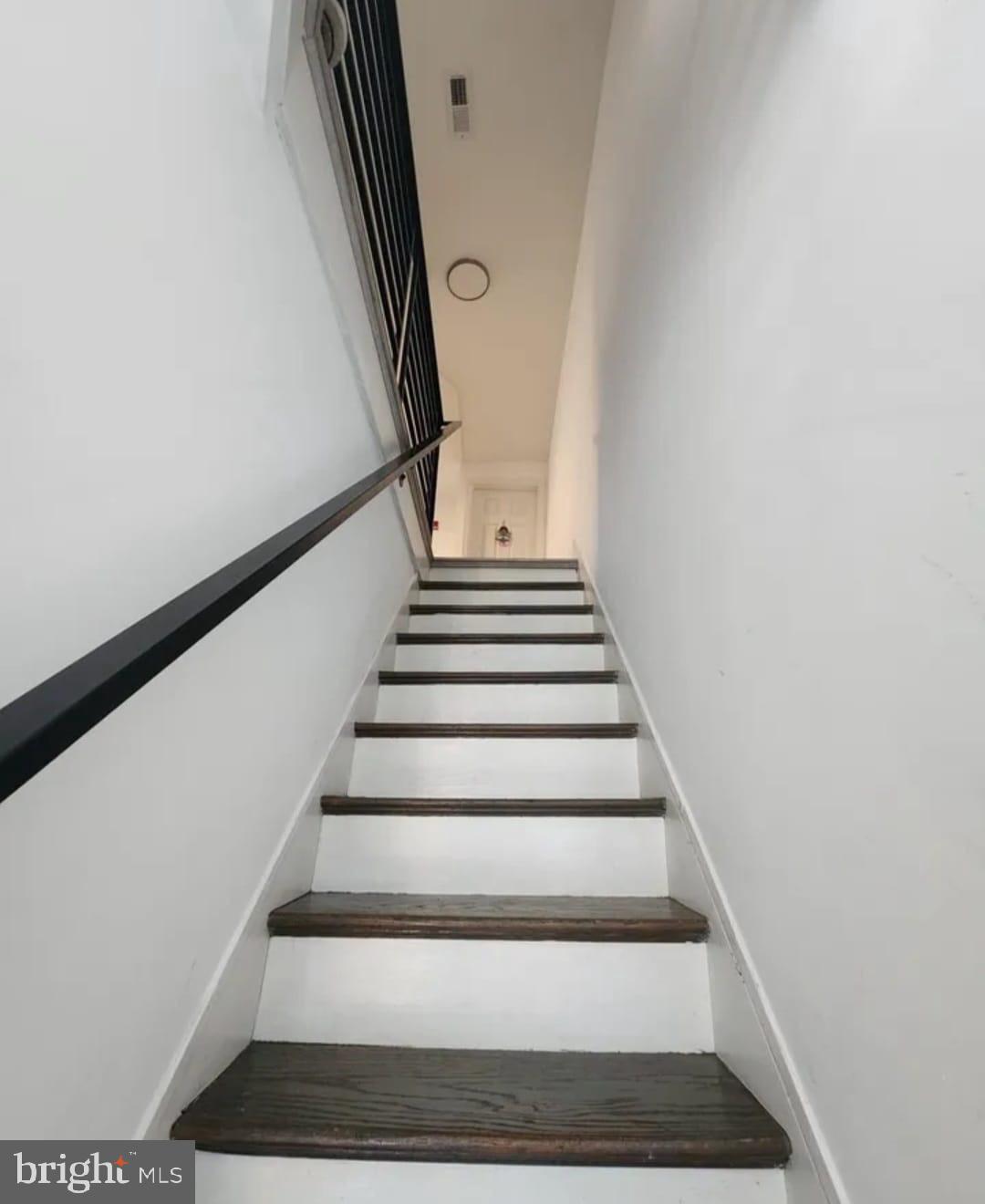 565 Van Kirk Street Philadelphia, PA 19120 - Photo 2 of 6