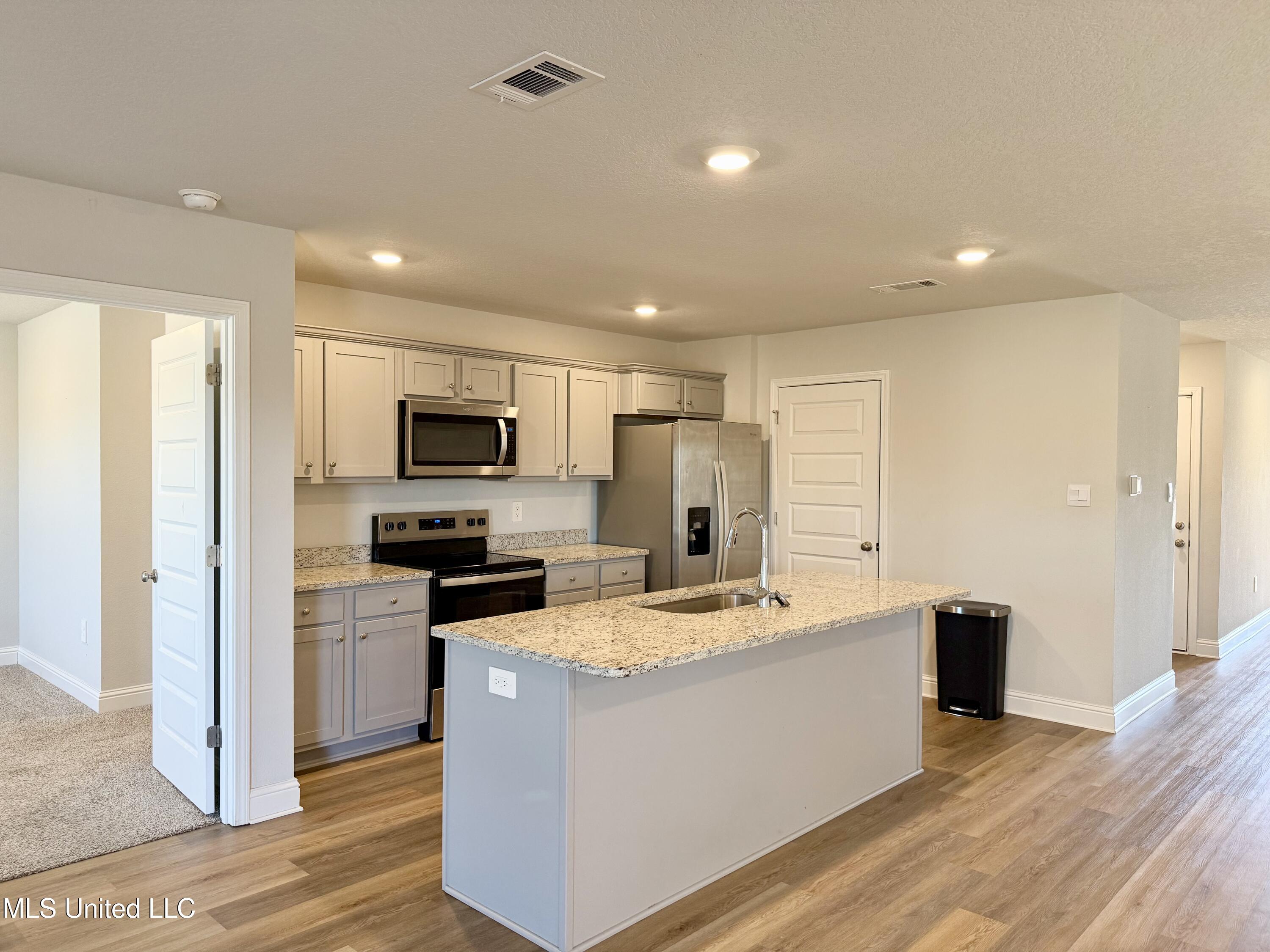 196 Mill Street Lucedale, MS 39452 - Photo 3 of 17 IMG_5103