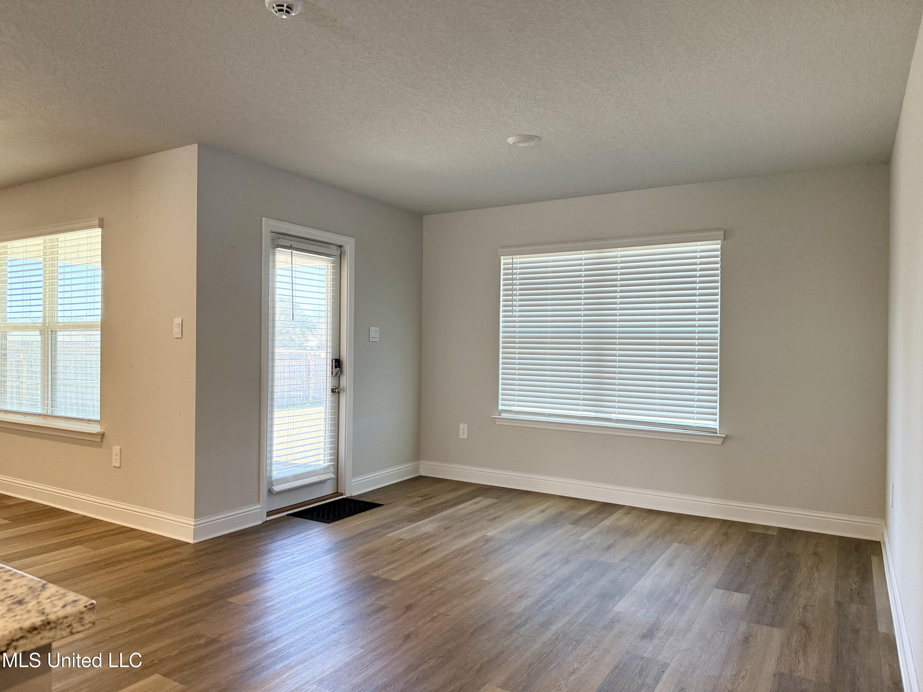 196 Mill Street Lucedale, MS 39452 - Photo 5 of 17 IMG_5106