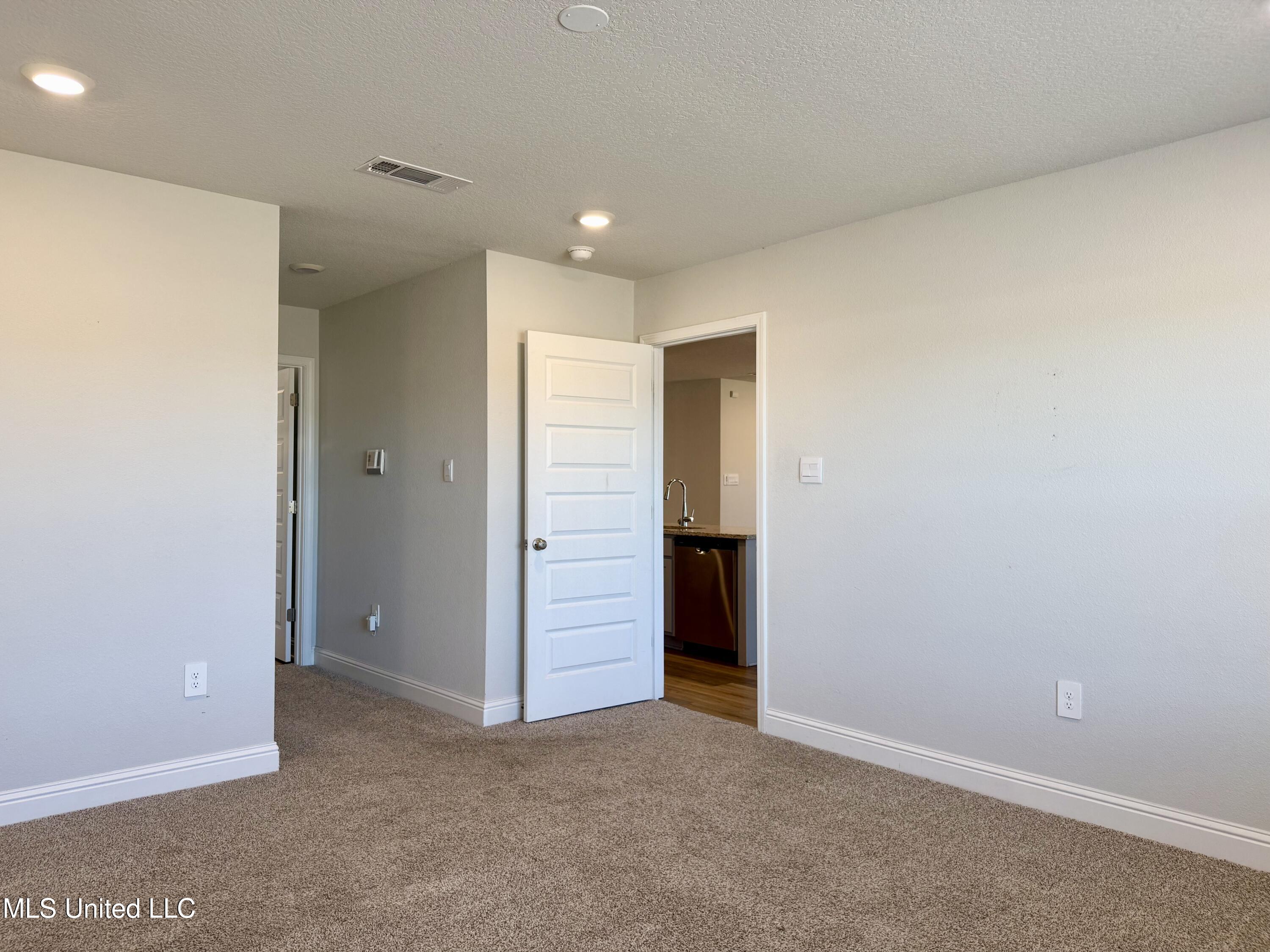 196 Mill Street Lucedale, MS 39452 - Photo 9 of 17 IMG_5110