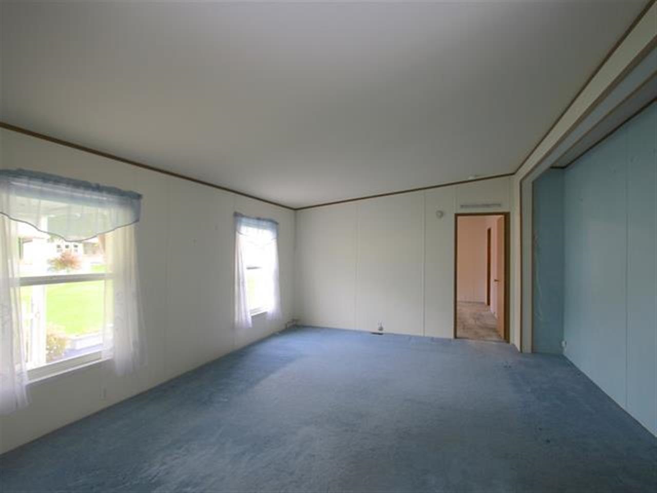 3920 East Center Road, Unit 6 Mead, WA 99021 - Photo 4 of 20