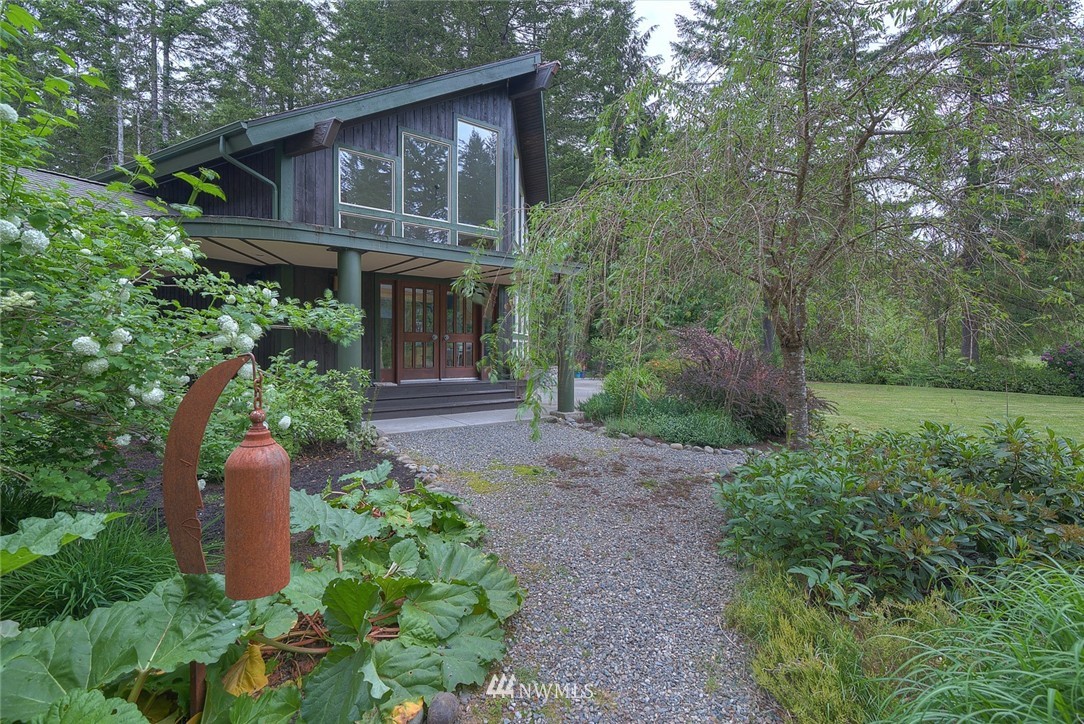 3322 Southeast Scofield Road Port Orchard, WA 98367 - Photo 2 of 25 Gallery Image 2