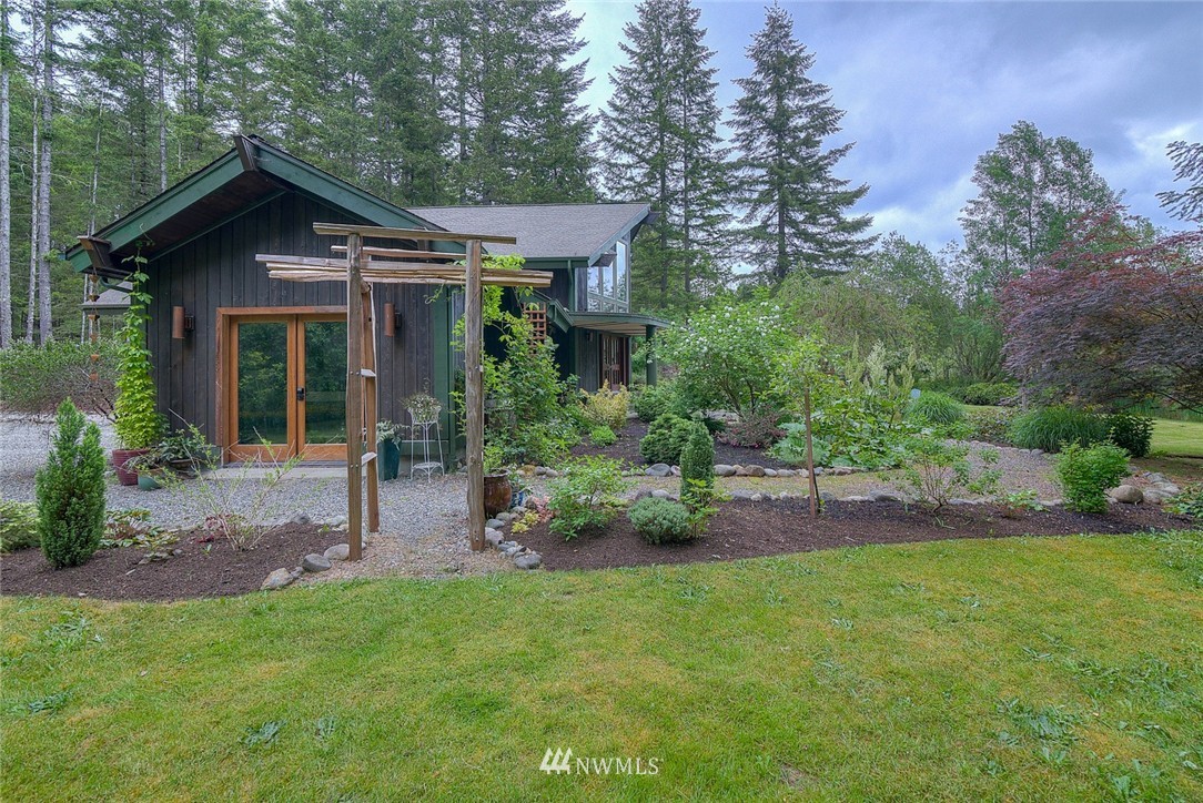 3322 Southeast Scofield Road Port Orchard, WA 98367 - Photo 3 of 25 Gallery Image 3