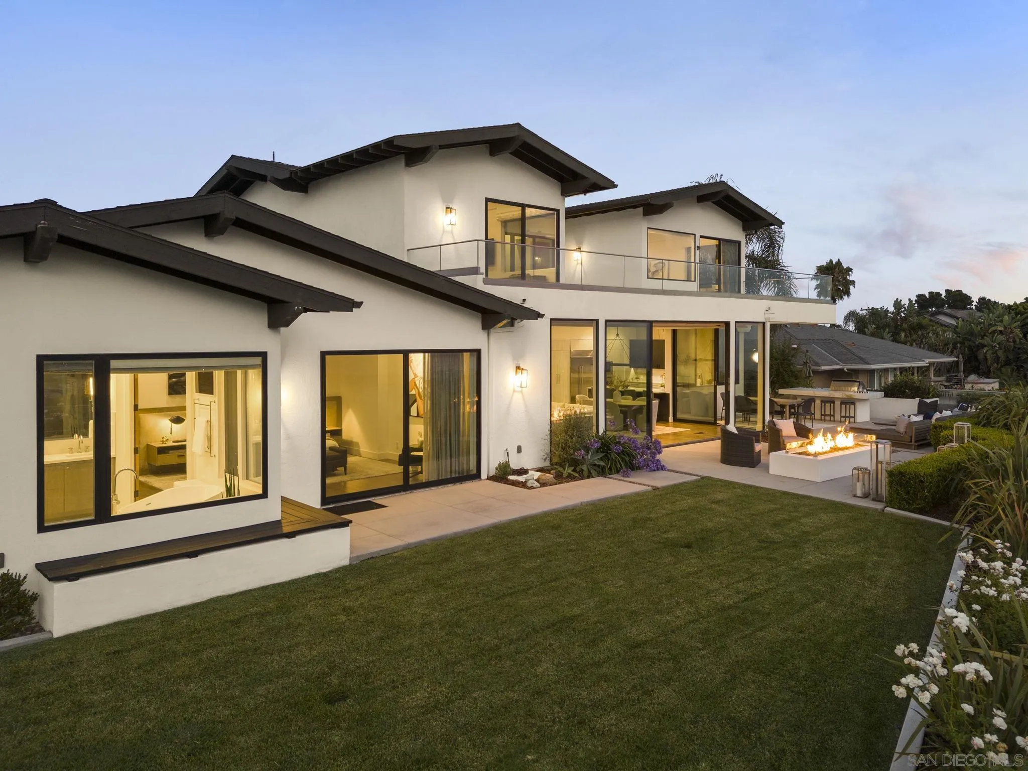 5594 Soledad Road La Jolla, CA 92037 - Photo 4 of 33
