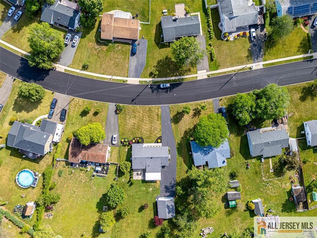 39 Kendall Road Kendall Park, NJ 08824 - Photo 7 of 41