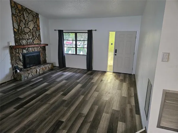 $3,695 | 11557 124th Terrace North, Largo, FL 33778