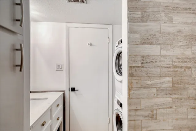 $157,500 | 6903 Deatonhill Drive, Unit 23, Austin, TX 78745