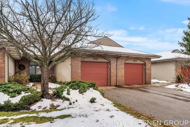 $270,000 | 631 Spring Lane, Unit 6, Holland, MI 49423