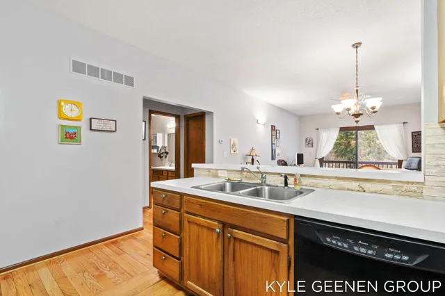 $270,000 | 631 Spring Lane, Unit 6, Holland, MI 49423