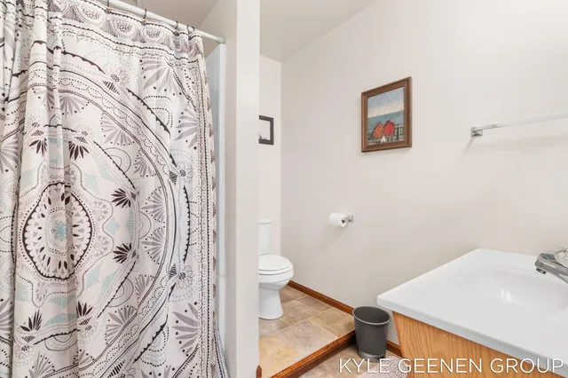 $270,000 | 631 Spring Lane, Unit 6, Holland, MI 49423