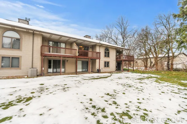 $270,000 | 631 Spring Lane, Unit 6, Holland, MI 49423