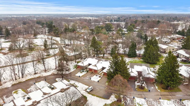 $270,000 | 631 Spring Lane, Unit 6, Holland, MI 49423