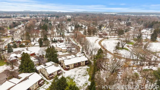 $270,000 | 631 Spring Lane, Unit 6, Holland, MI 49423