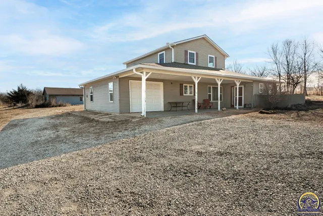 $298,000 | 6816 Butler Road, Meriden, KS 66512