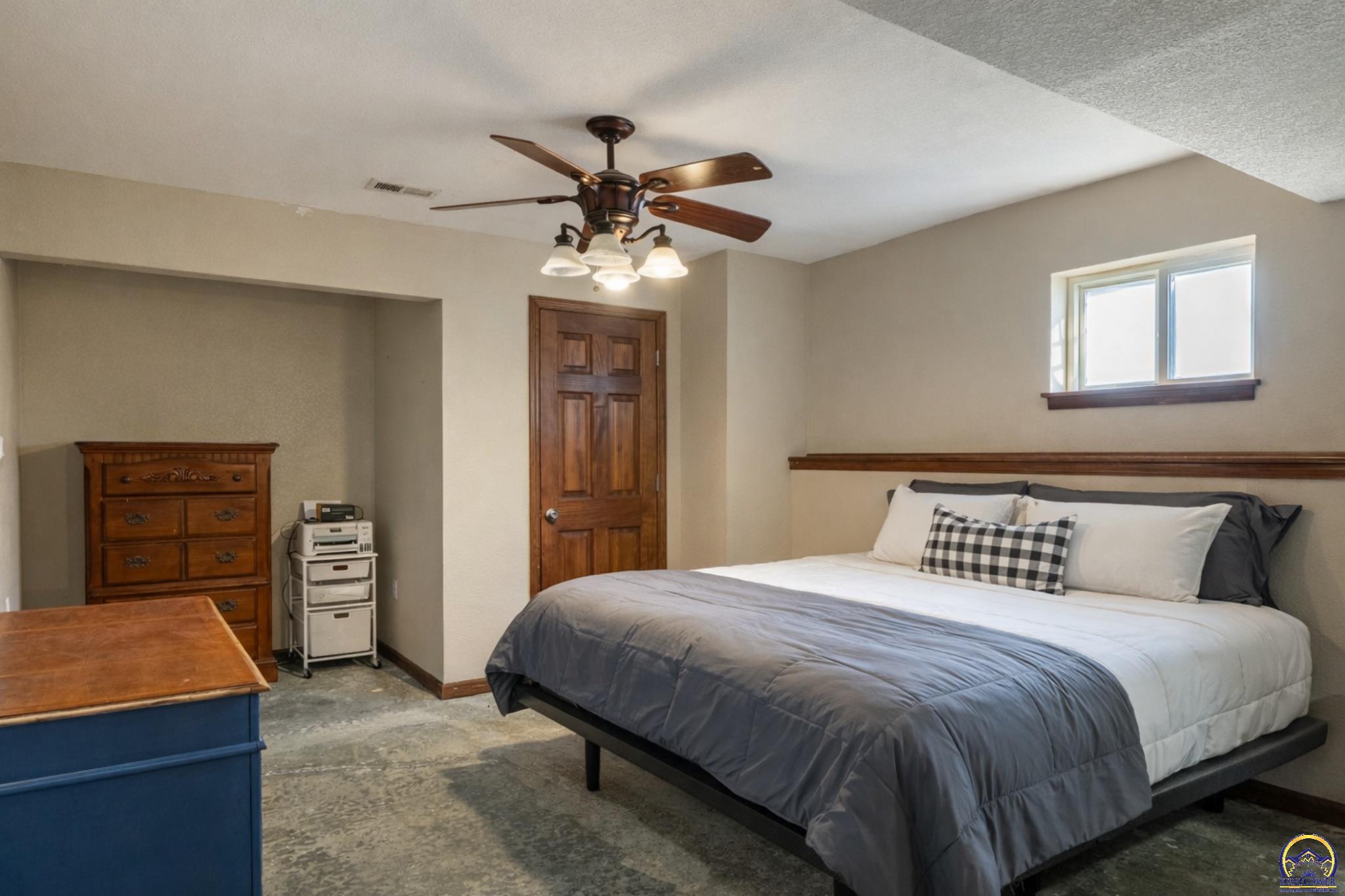 6816 Butler Road Meriden, KS 66512 - Photo 13 of 35