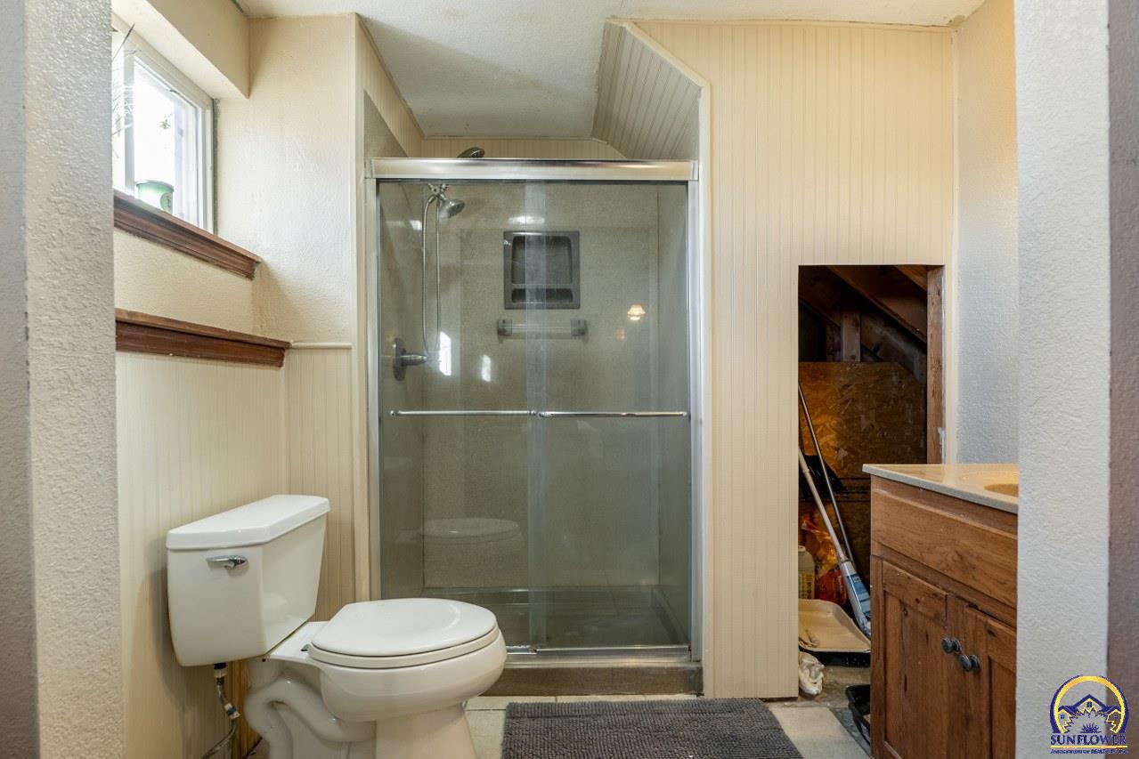 6816 Butler Road Meriden, KS 66512 - Photo 14 of 35