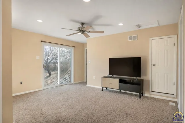 $298,000 | 6816 Butler Road, Meriden, KS 66512