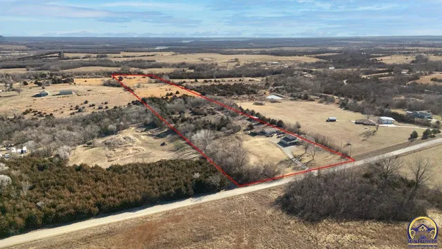 $298,000 | 6816 Butler Road, Meriden, KS 66512