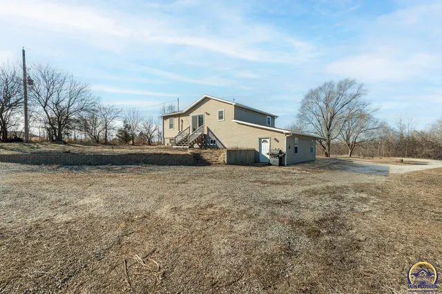 $298,000 | 6816 Butler Road, Meriden, KS 66512
