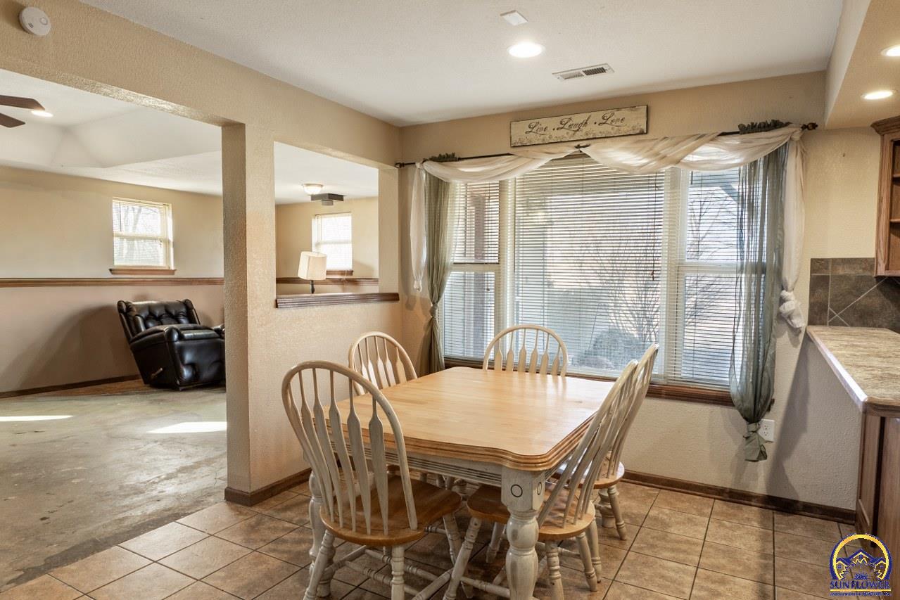 6816 Butler Road Meriden, KS 66512 - Photo 5 of 35