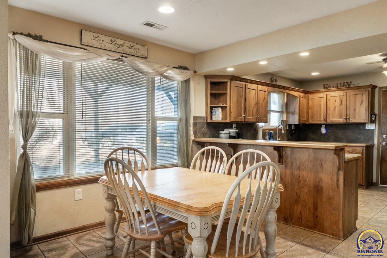 6816 Butler Road Meriden, KS 66512 - Photo 6 of 35