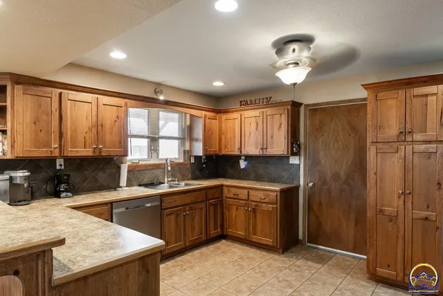 $298,000 | 6816 Butler Road, Meriden, KS 66512