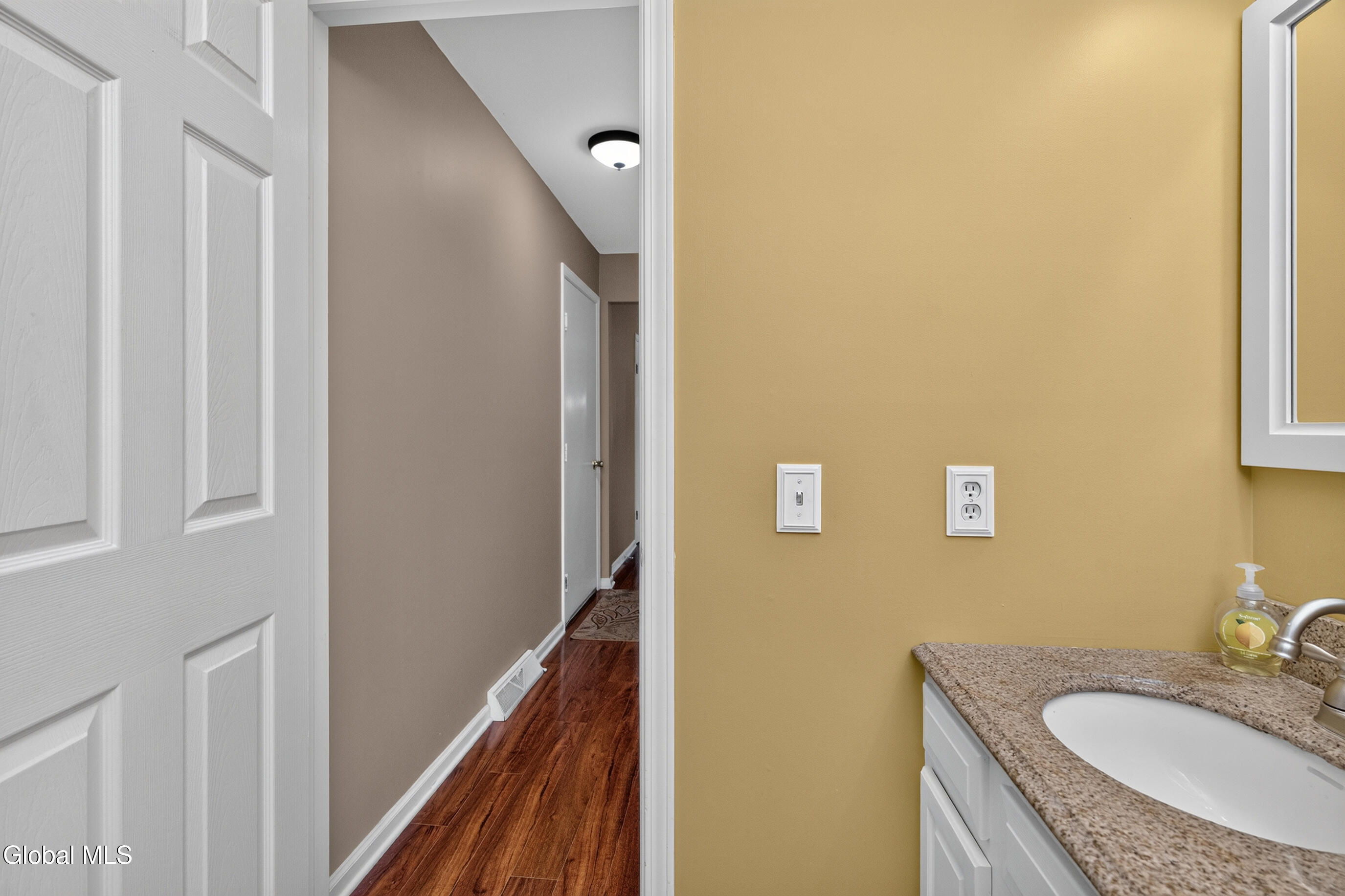 44 Mallard Road Bethlehem, NY 12077 - Photo 41 of 90 049-44-Mallard-Rd-Glenmont-NY-12077