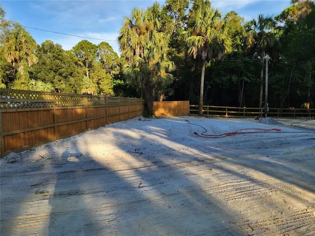 a view of a tennis court