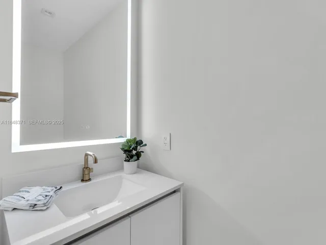 $10,500 | 700 Northeast 24th Street, Unit 4603, Miami, FL 33137