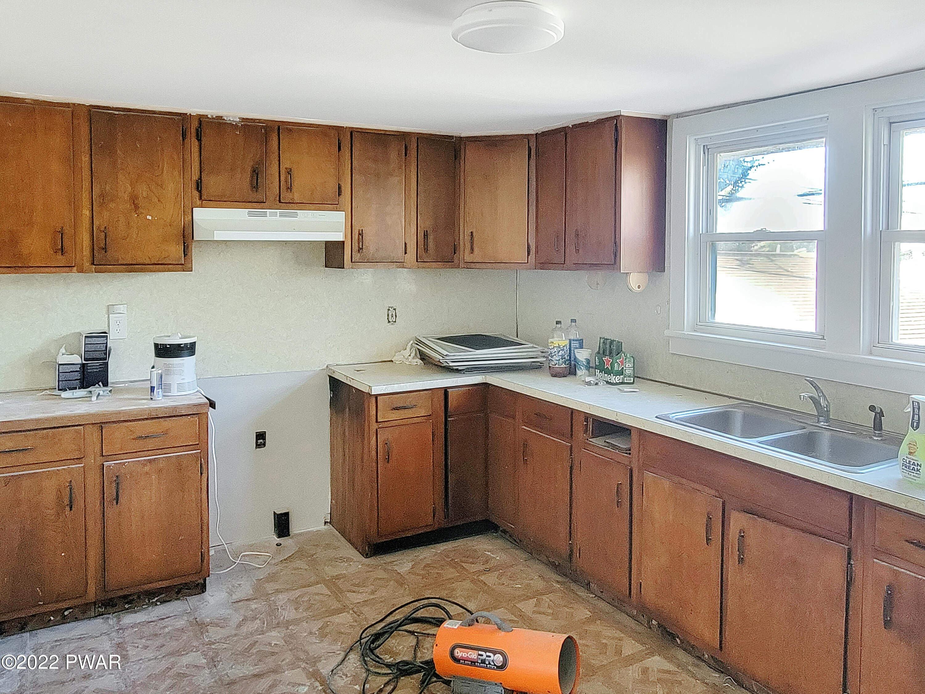 952 Main Street Newfoundland, PA 18445 - Photo 3 of 19