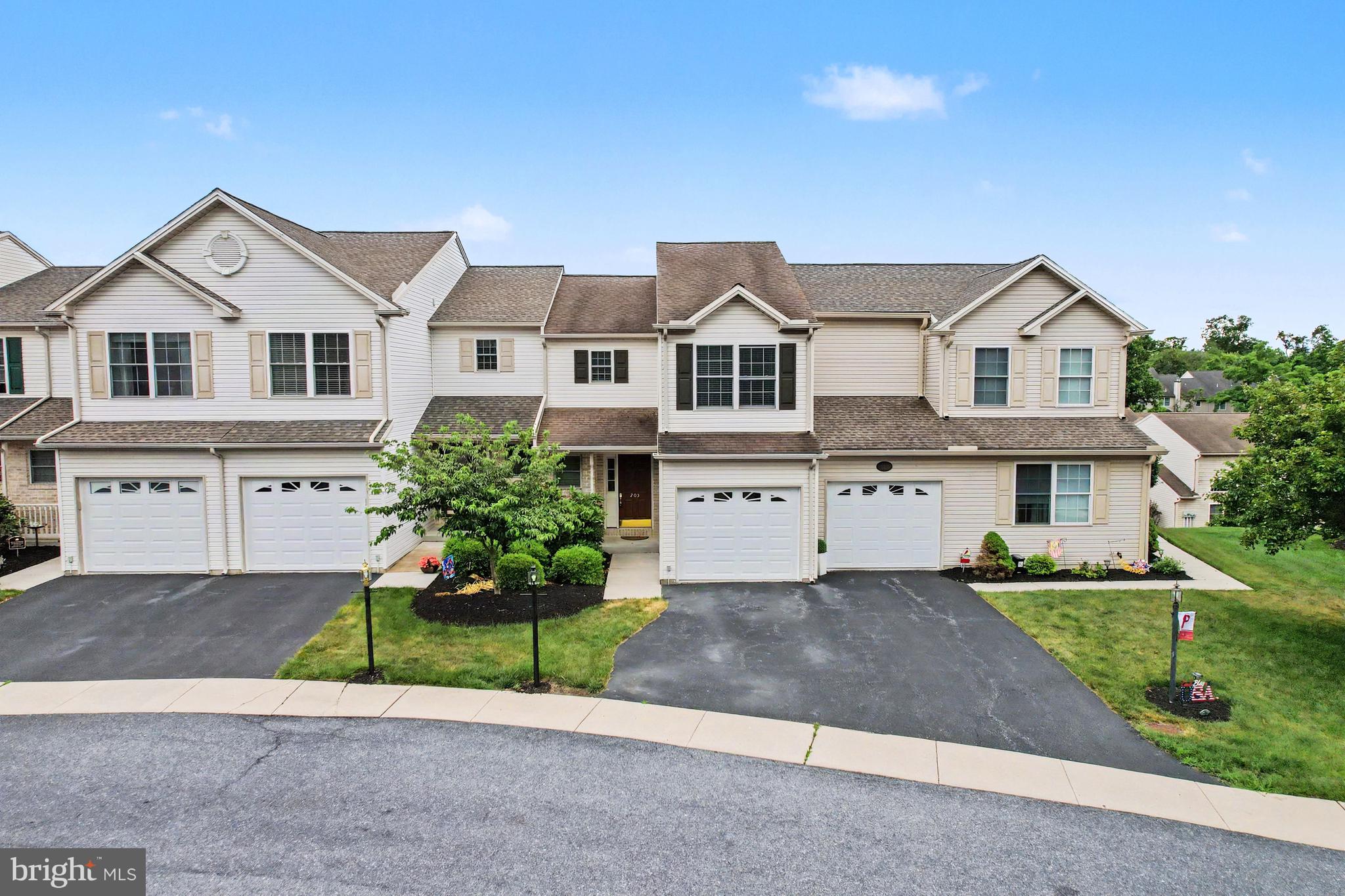 203 Silver Leaf Ridge Harrisburg, PA 17110 - Photo 3 of 35