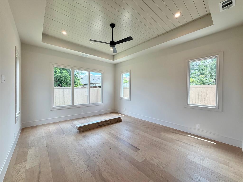 820 Edgefield Road Fort Worth, TX 76107 - Photo 6 of 13