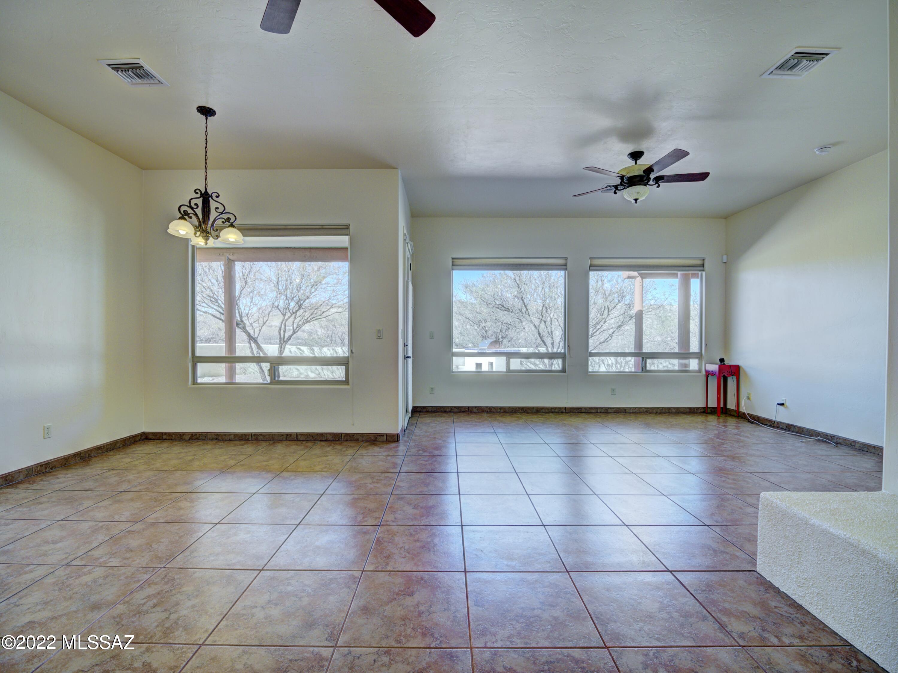 1360 Esta Corte Corte, Unit CORTE Rio Rico, AZ 85648 - Photo 4 of 32