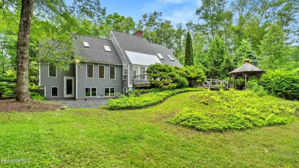 a view of a fire pit in a yard