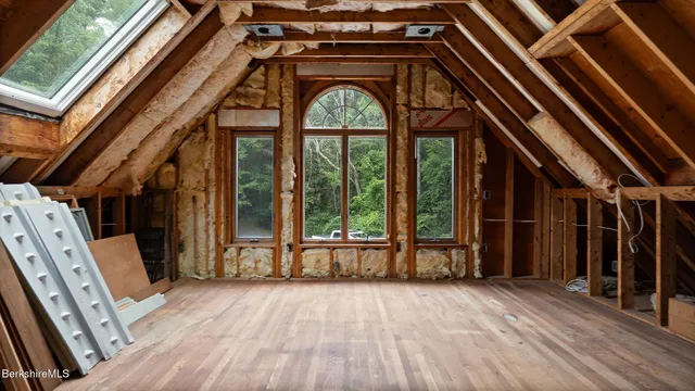 $1,200,000 | 6 Muddy Brook Circle, Great Barrington, MA 01230